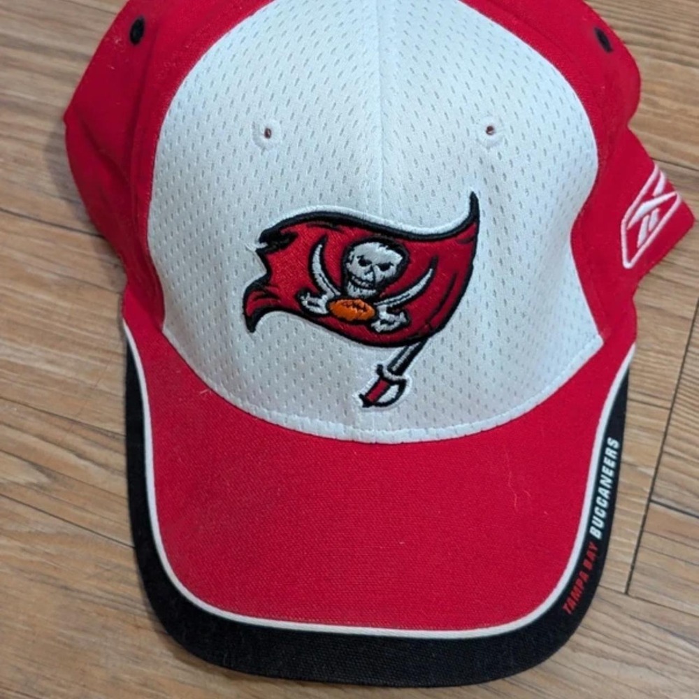 Reebok Tampa Bay Buccaneers NFL Hat Red White Adjustable Team Logo Cap